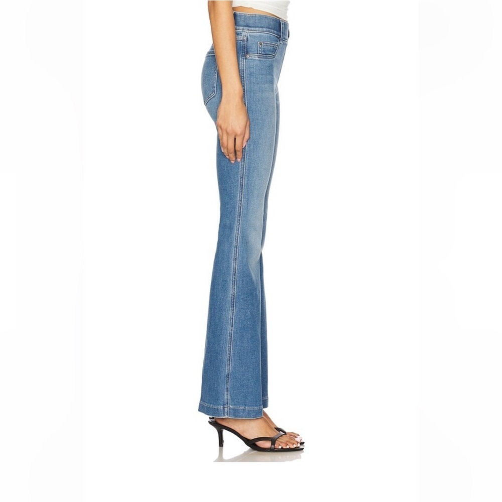 NWOT SPANX Kick Flare Stretch Jeans Stonewash Blue Size Medium Tall - Picture 3 of 16